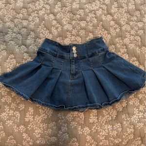 Fashion nova pleated mini skirt